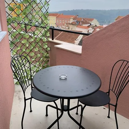 Apartment2 With Terrace And A View Near Amoreiras Lisboa